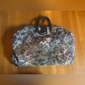 Vtg J Deal Floral Carpet Bag with Toggle Closure